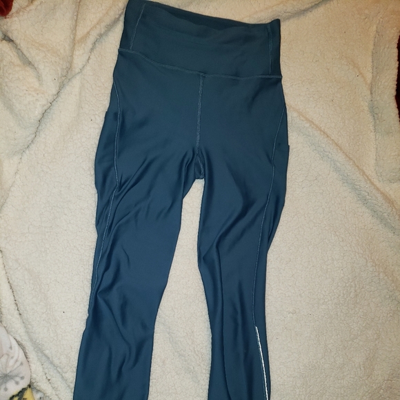 lulu🍋 leggings! - Picture 1 of 6